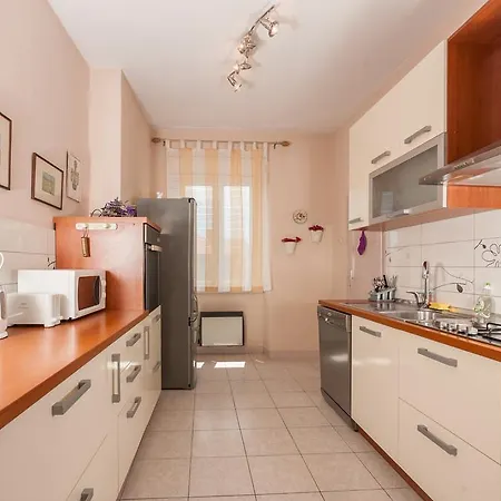 Appartement Vera With Sea View And Old Town View
